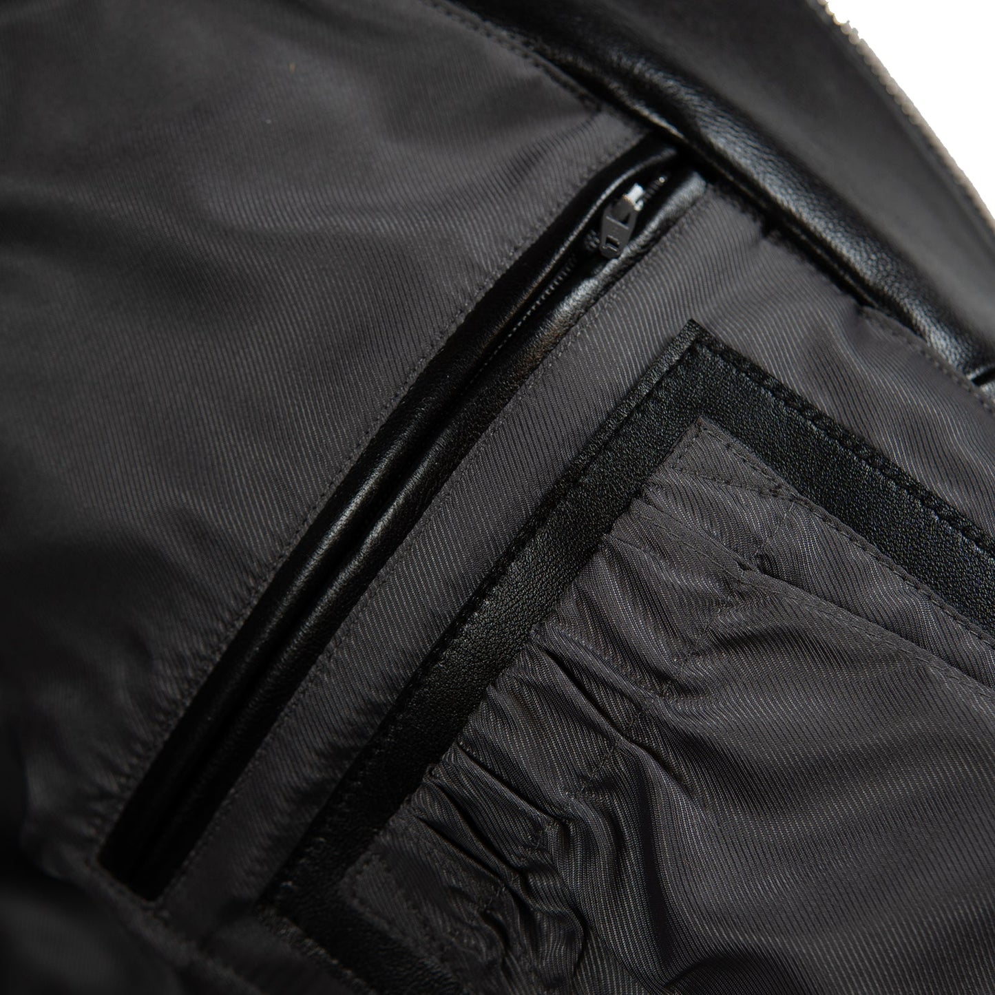 inside zipper of pelle pelle