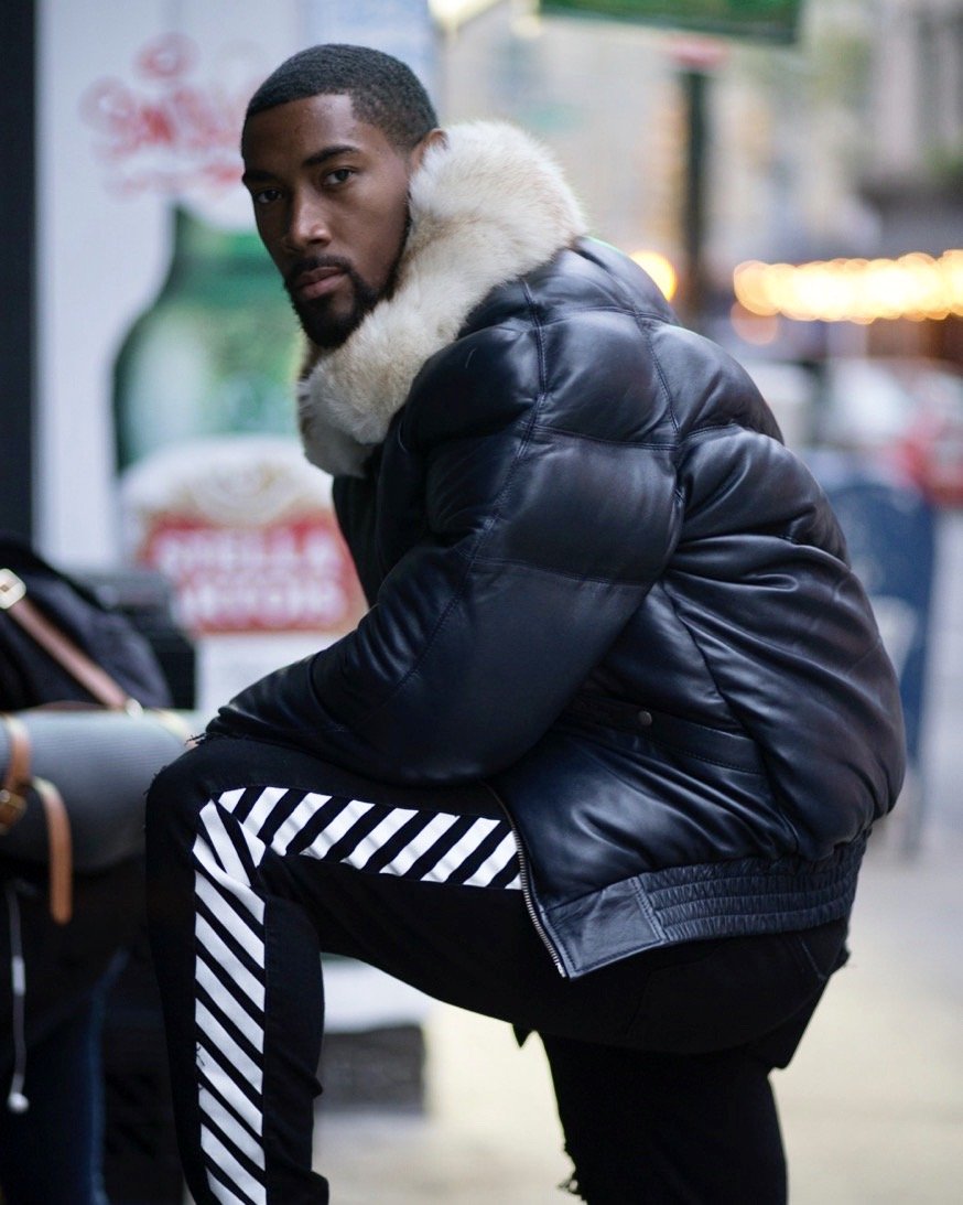 MEN V-BOMBER JACKET - NAVY BLUE (OFF WHITE FUR) - bombersflight