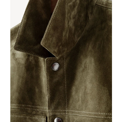 closeup collar view